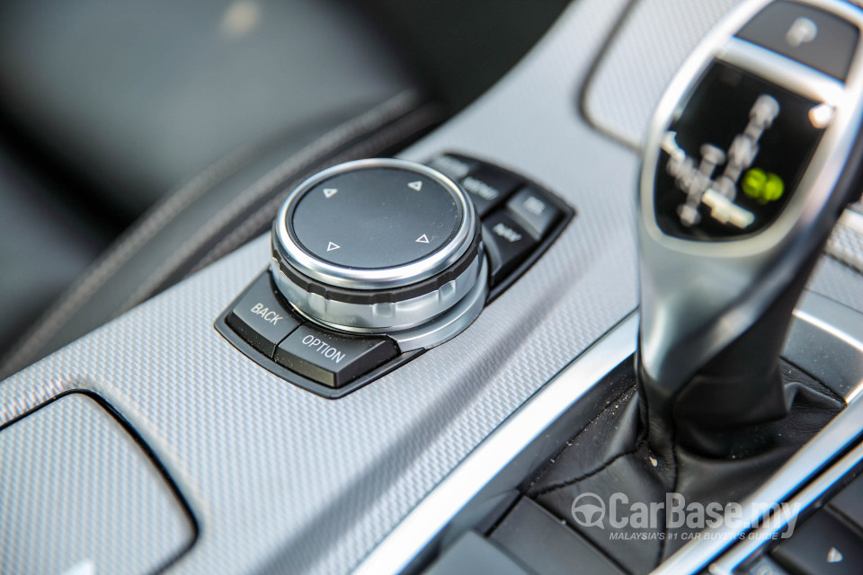 BMW 5 Series F10 LCI (2013) Interior