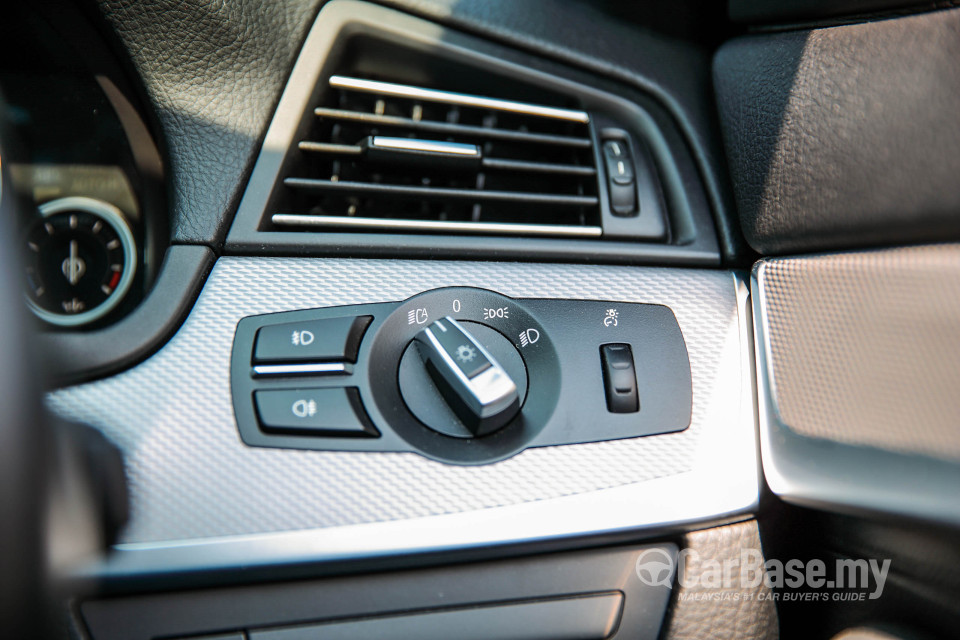 BMW 5 Series F10 LCI (2013) Interior