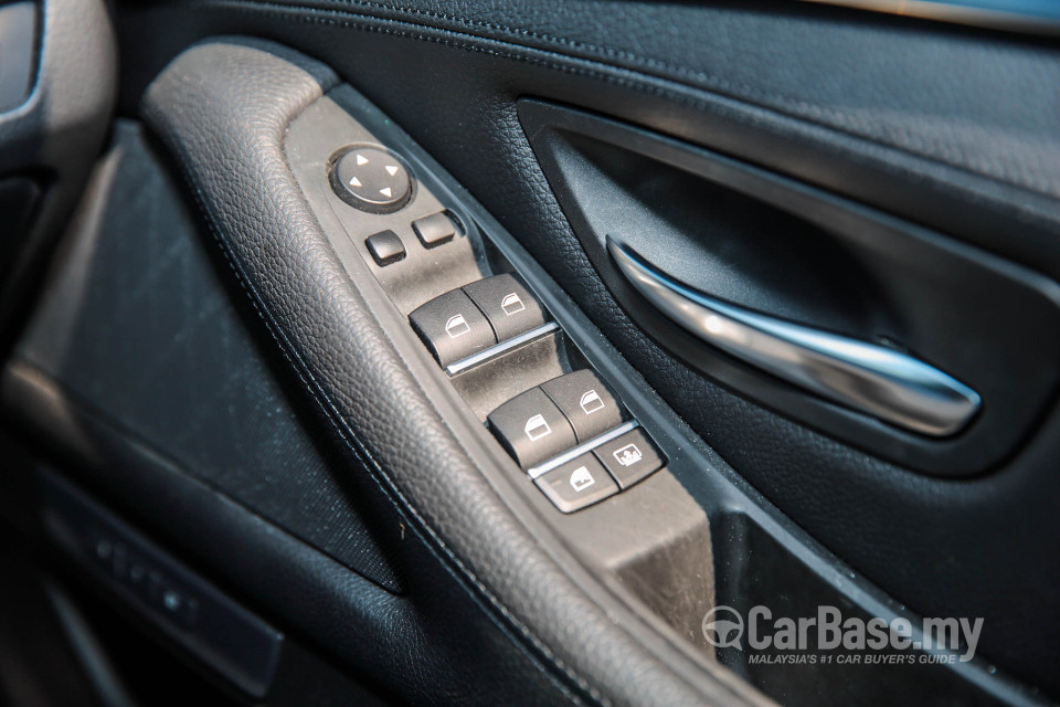 BMW 5 Series F10 LCI (2013) Interior