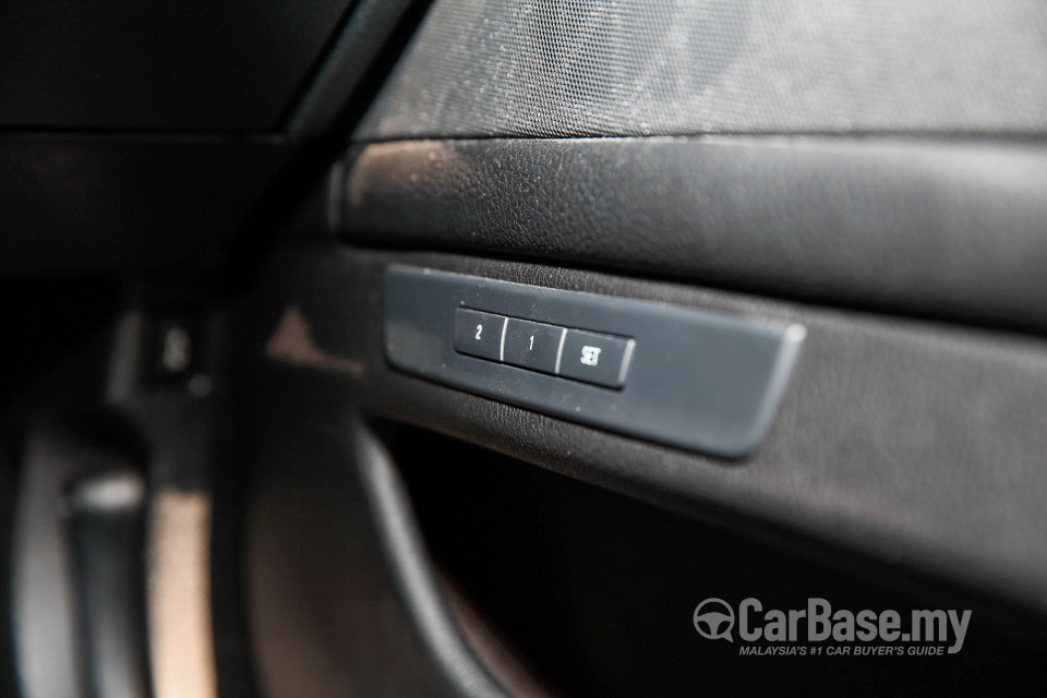BMW 5 Series F10 LCI (2013) Interior