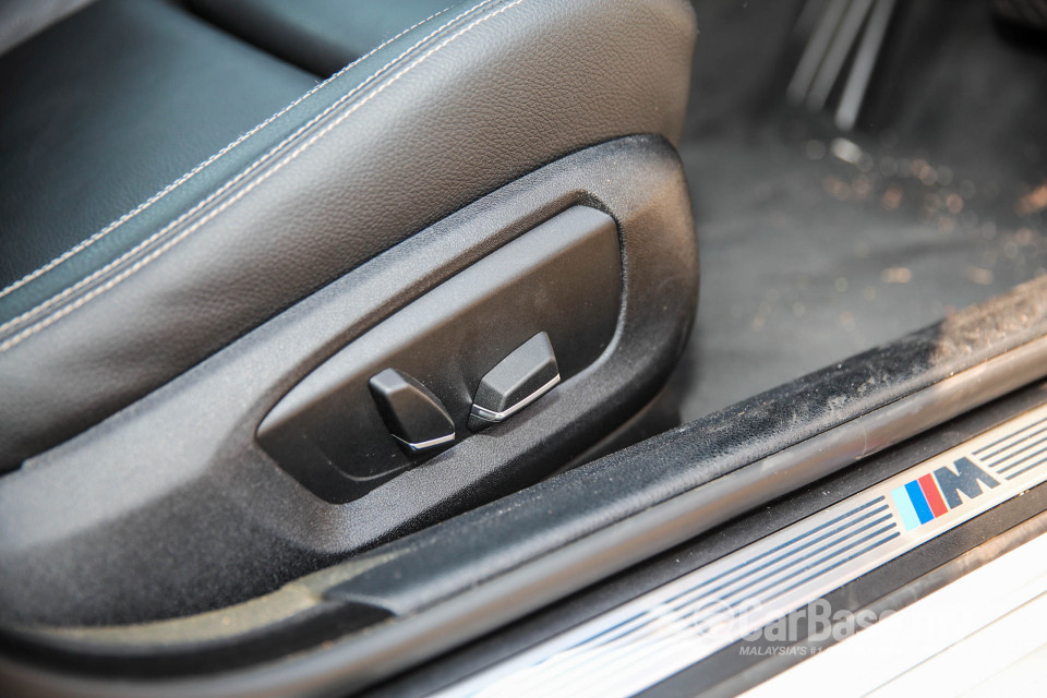 BMW 5 Series F10 LCI (2013) Interior