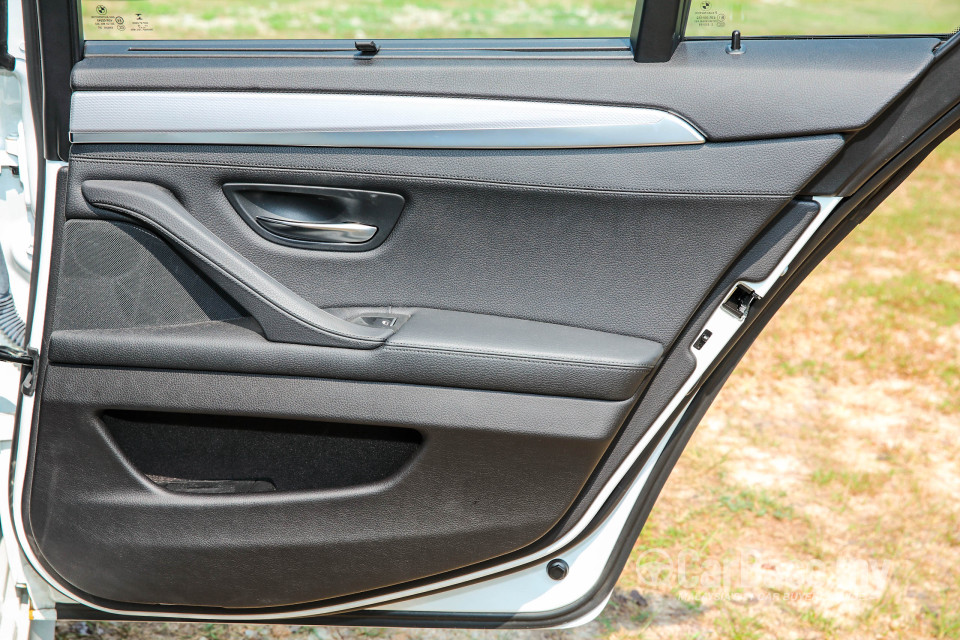 BMW 5 Series F10 LCI (2013) Interior