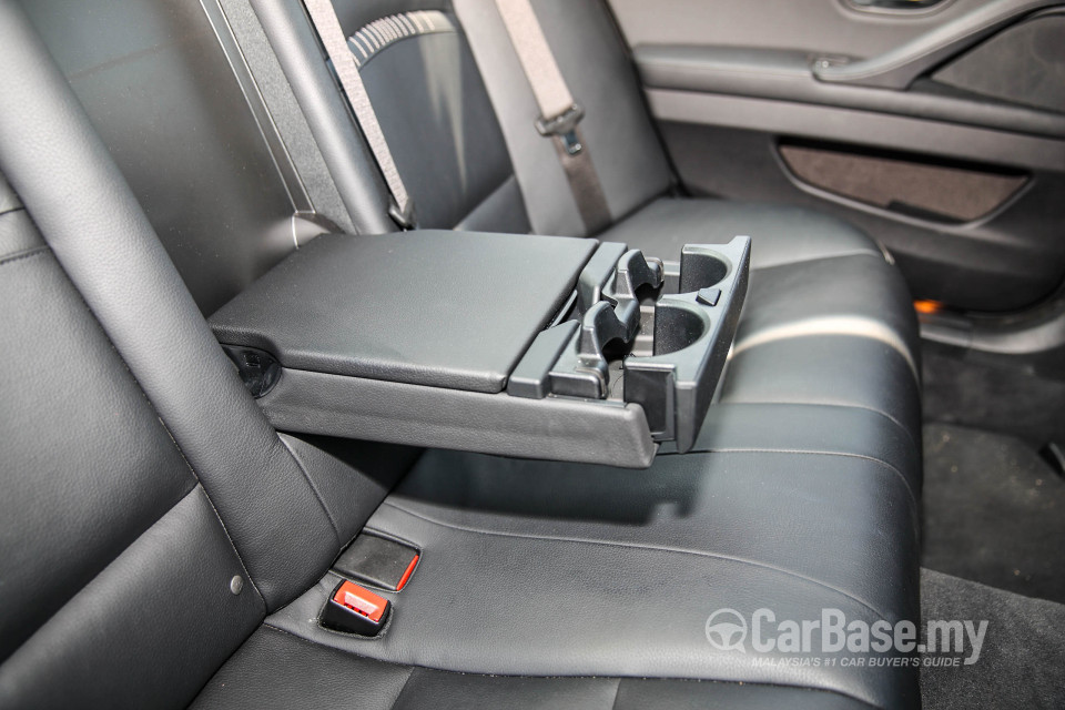 BMW 5 Series F10 LCI (2013) Interior