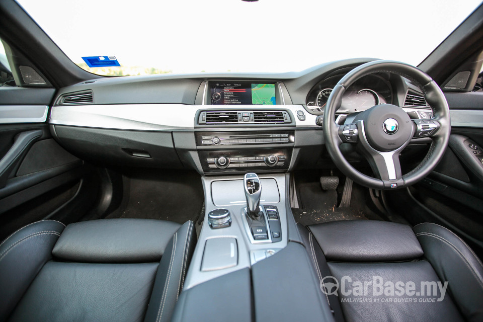 BMW 5 Series F10 LCI (2013) Interior