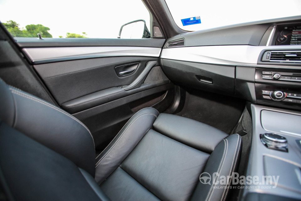 BMW 5 Series F10 LCI (2013) Interior