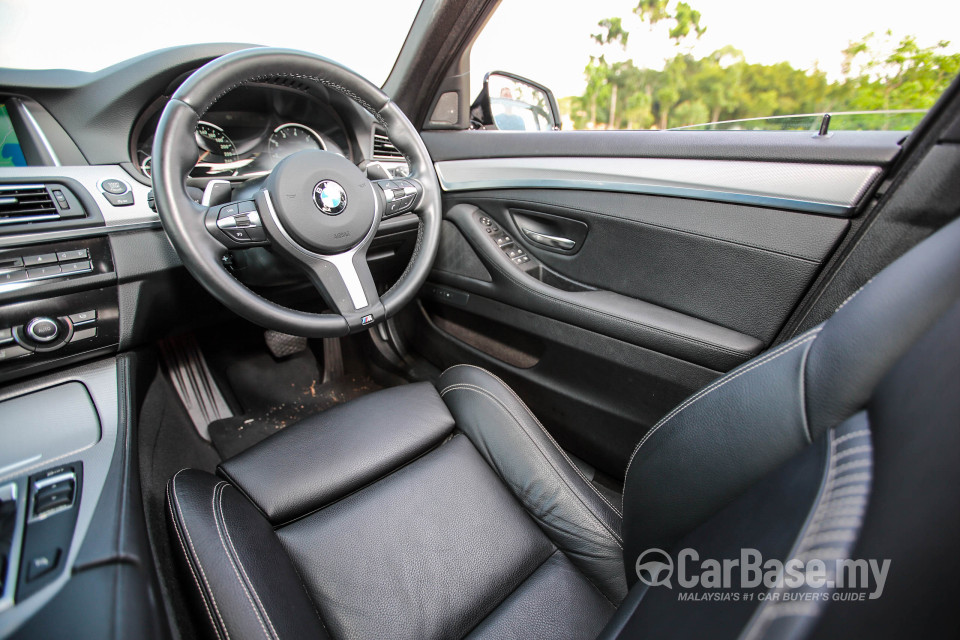 BMW 5 Series F10 LCI (2013) Interior