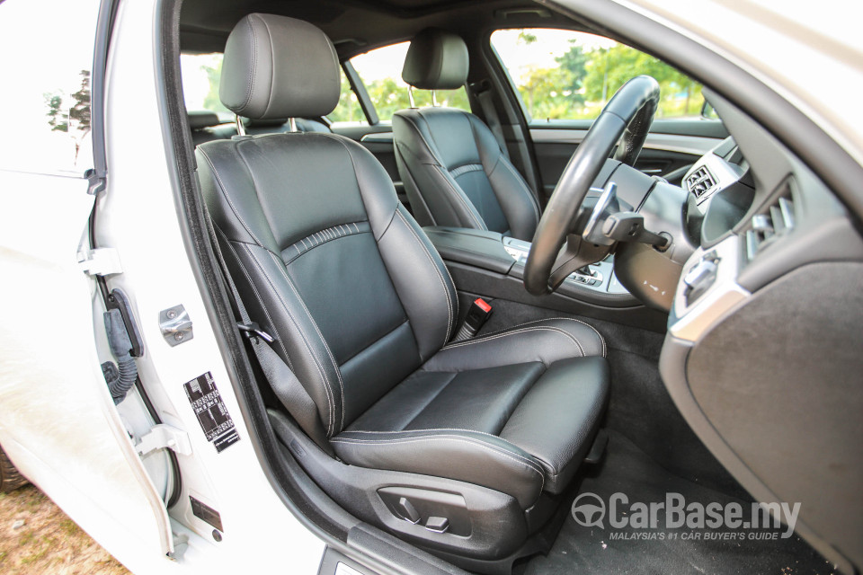 BMW 5 Series F10 LCI (2013) Interior