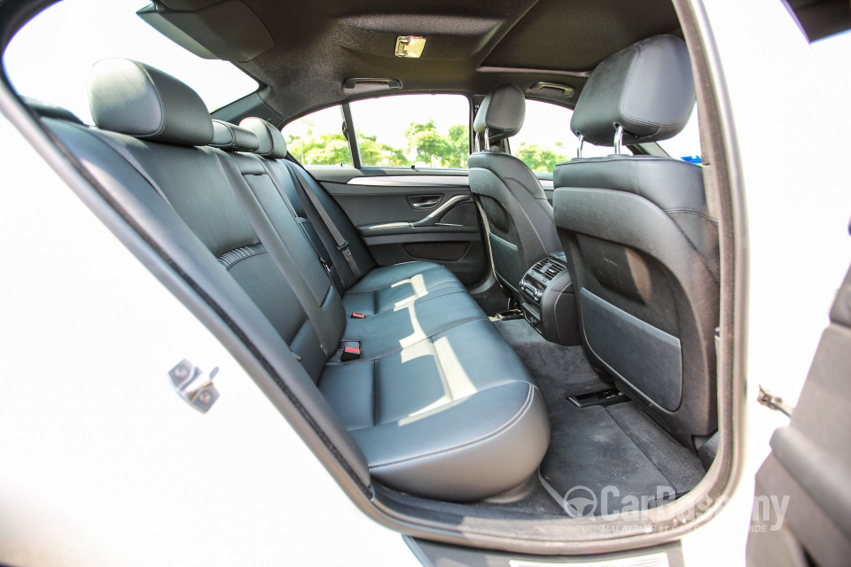 BMW 5 Series F10 LCI (2013) Interior