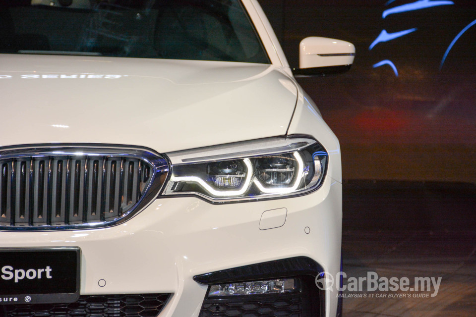 BMW 5 Series G30 (2017) Exterior