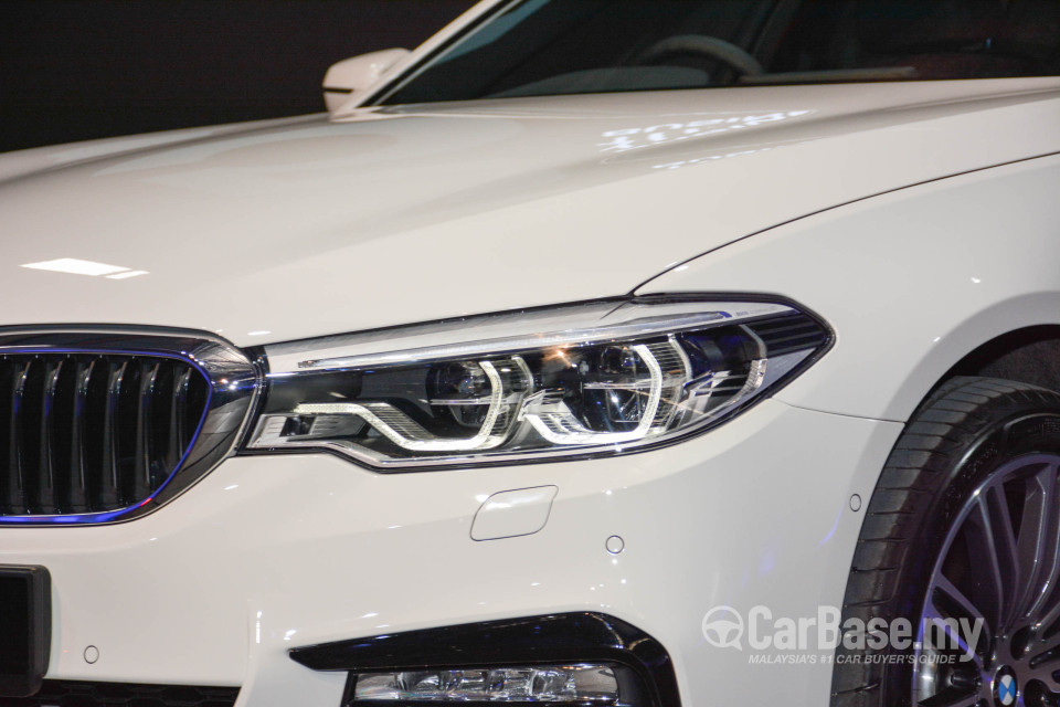 BMW 5 Series G30 (2017) Exterior