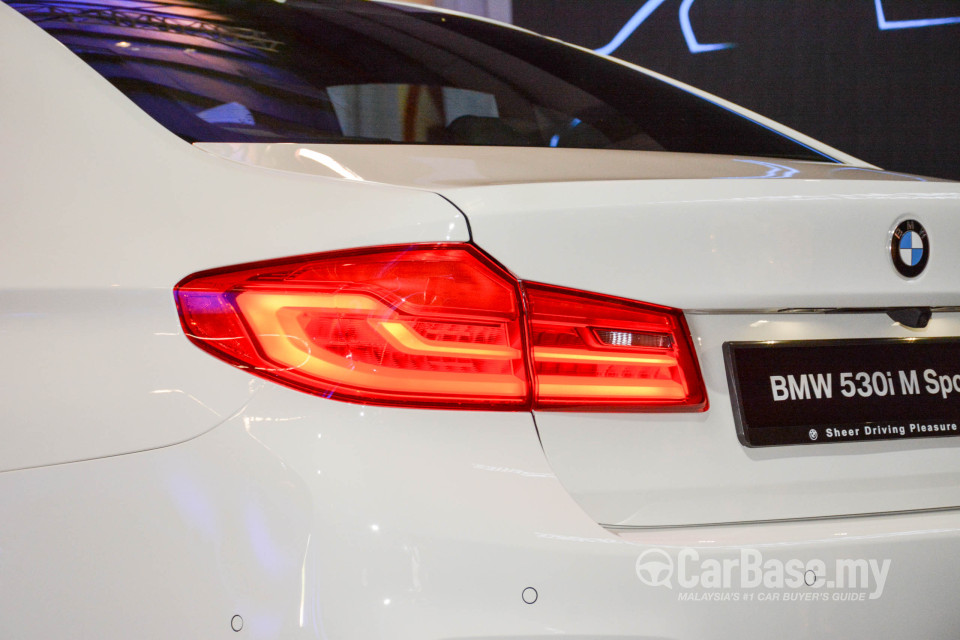 BMW 5 Series G30 (2017) Exterior