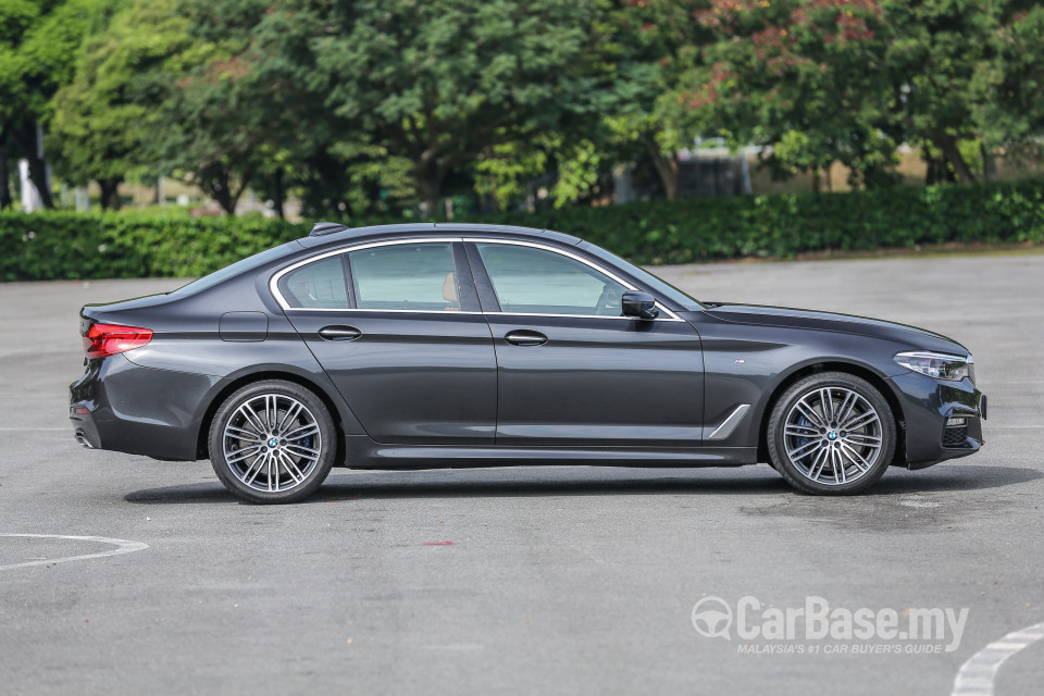BMW 5 Series G30 (2017) Exterior