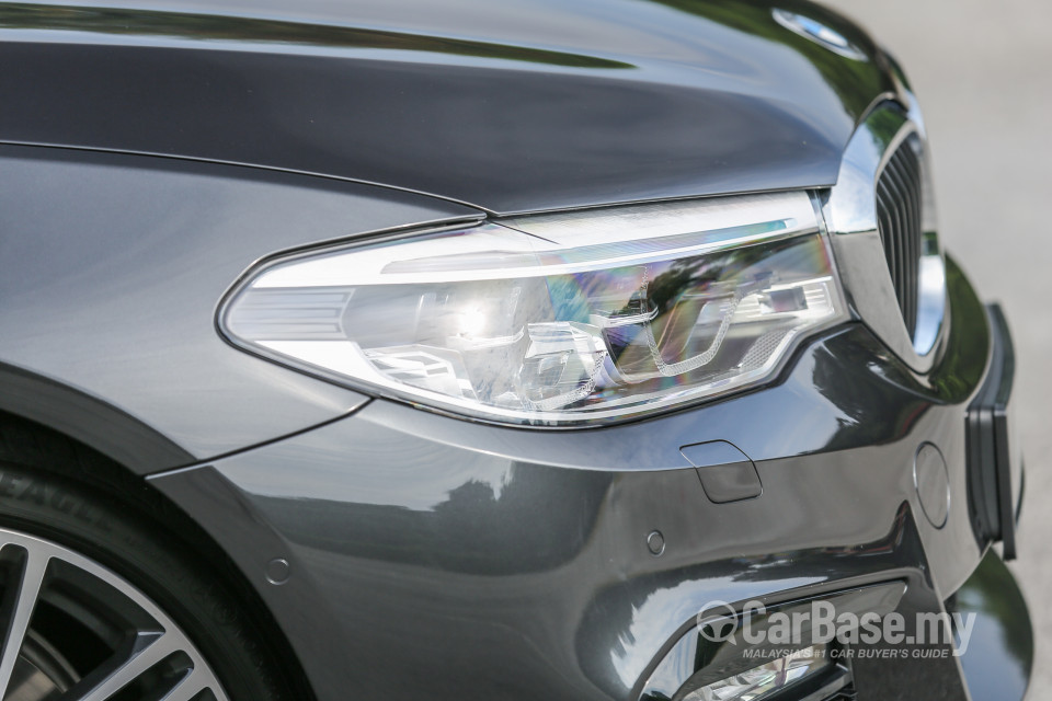 BMW 5 Series G30 (2017) Exterior