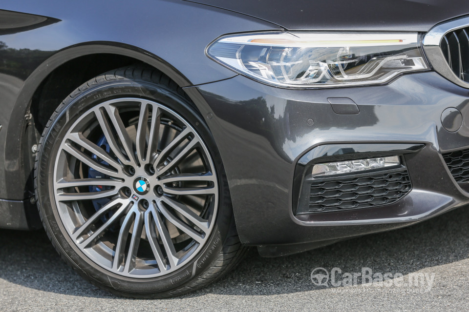 BMW 5 Series G30 (2017) Exterior