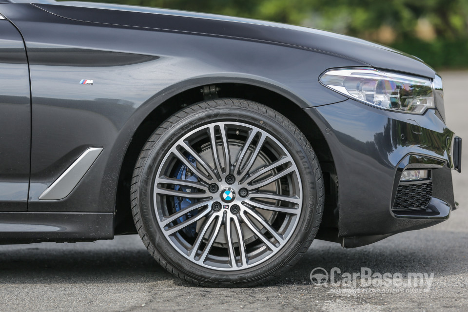 BMW 5 Series G30 (2017) Exterior