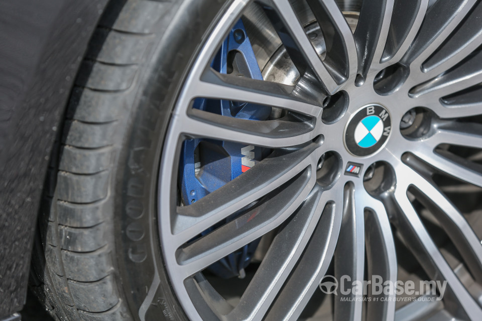 BMW 5 Series G30 (2017) Exterior