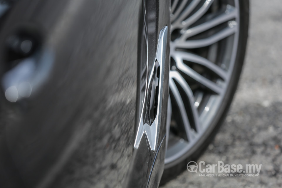 BMW 5 Series G30 (2017) Exterior