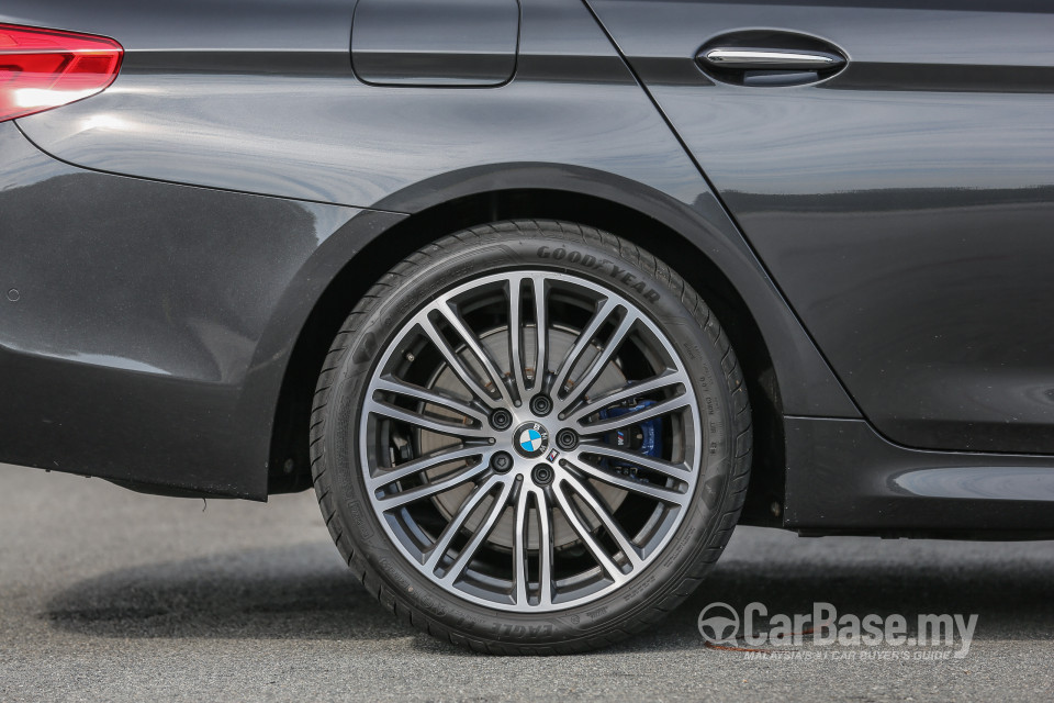 BMW 5 Series G30 (2017) Exterior
