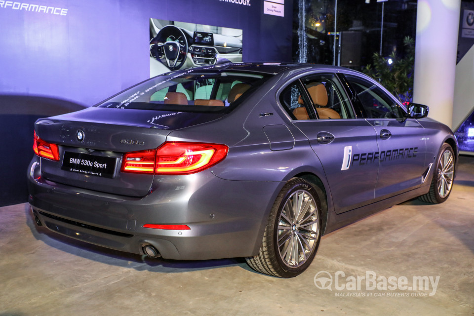 BMW 5 Series G30 (2017) Exterior