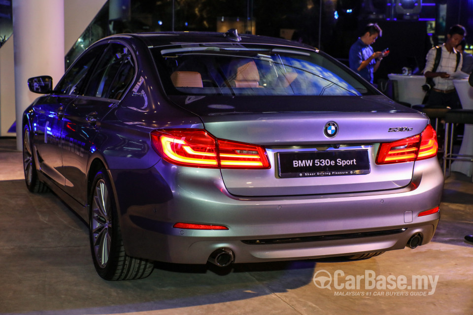 BMW 5 Series G30 (2017) Exterior