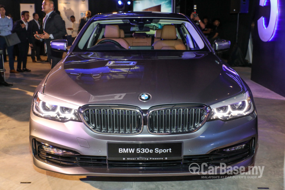 BMW 5 Series G30 (2017) Exterior