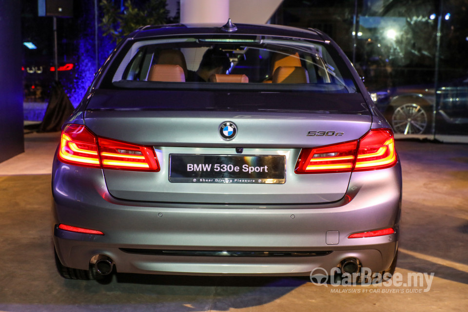 BMW 5 Series G30 (2017) Exterior