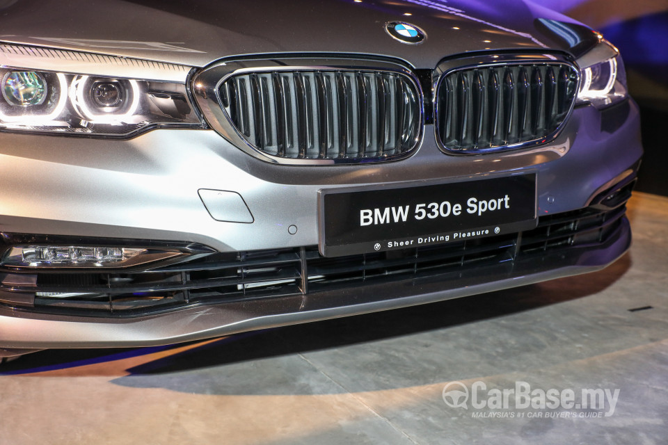 BMW 5 Series G30 (2017) Exterior