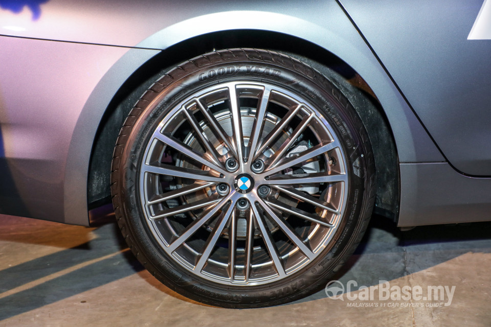 BMW 5 Series G30 (2017) Exterior