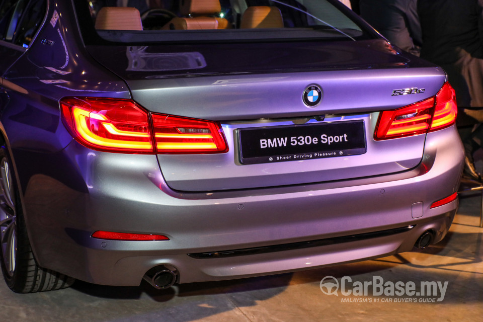 BMW 5 Series G30 (2017) Exterior