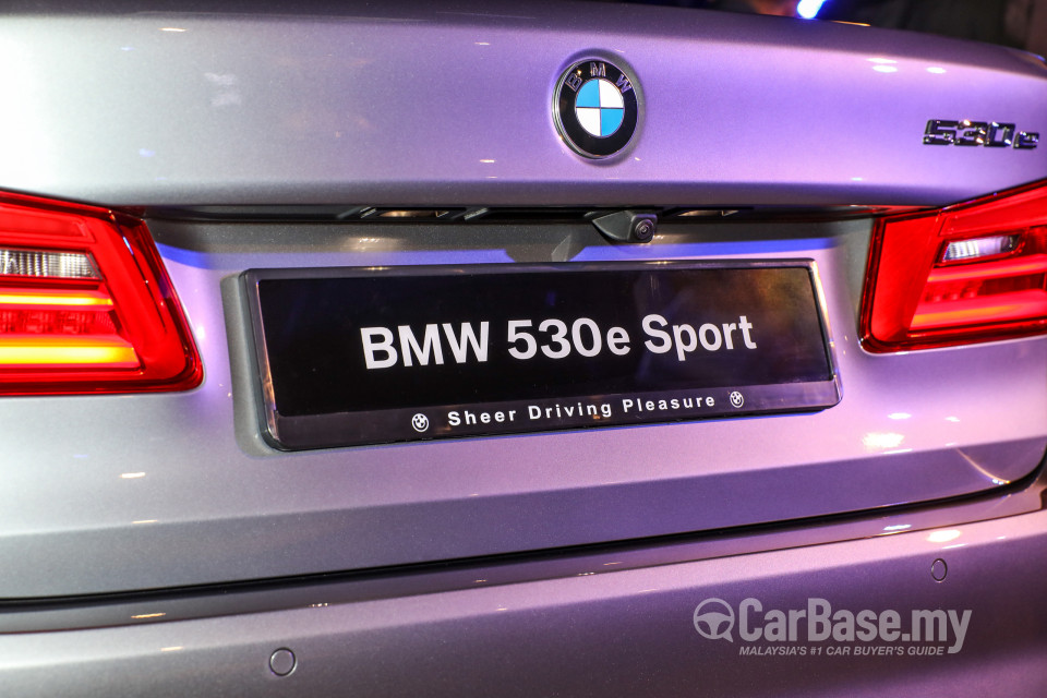BMW 5 Series G30 (2017) Exterior