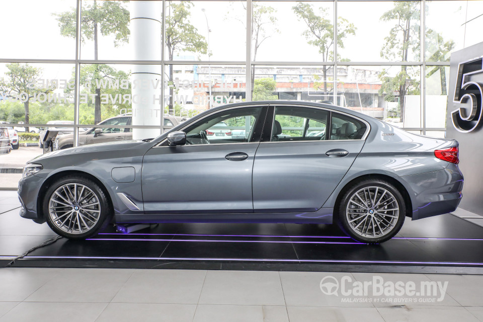BMW 5 Series G30 (2017) Exterior