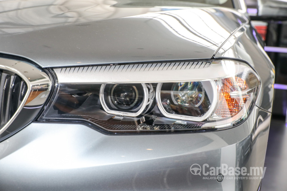 BMW 5 Series G30 (2017) Exterior