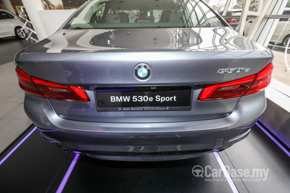 BMW 5 Series G30 (2017) Exterior