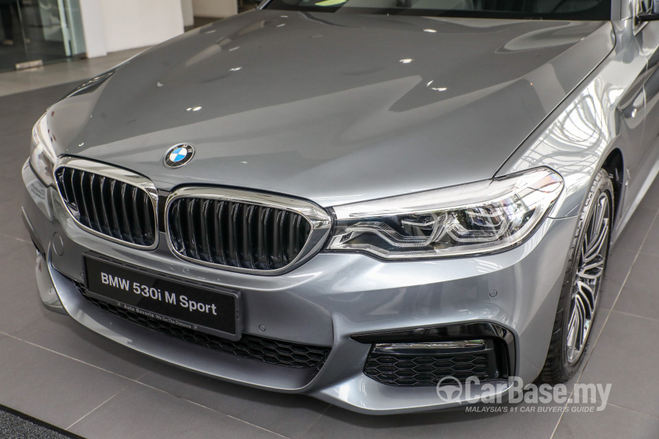 BMW 5 Series G30 (2017) Exterior
