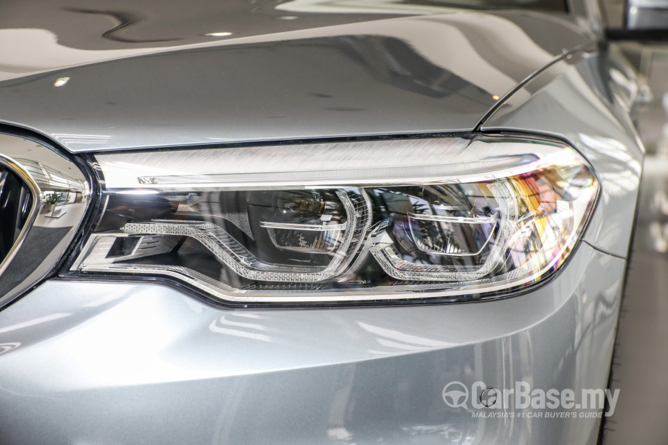 BMW 5 Series G30 (2017) Exterior