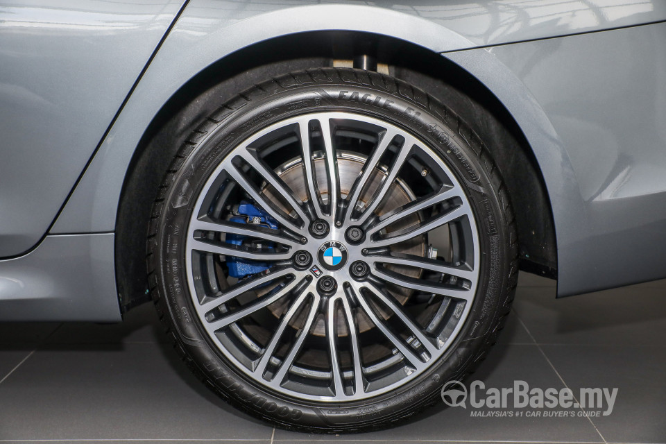 BMW 5 Series G30 (2017) Exterior