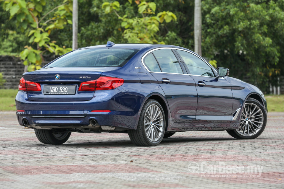 BMW 5 Series G30 (2017) Exterior
