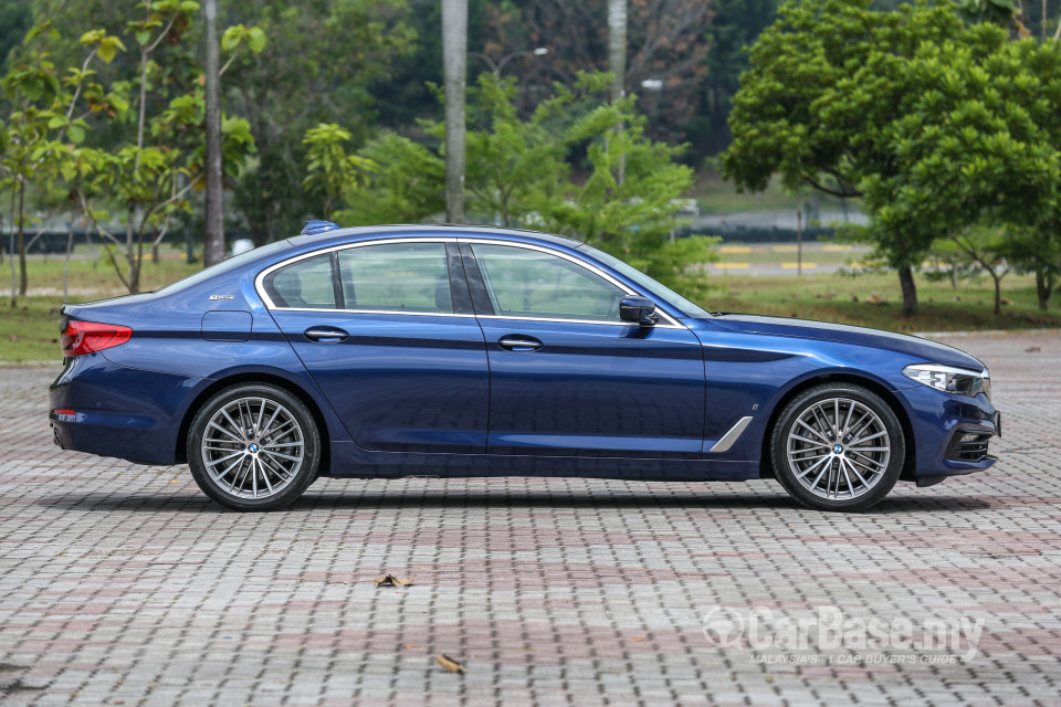 BMW 5 Series G30 (2017) Exterior