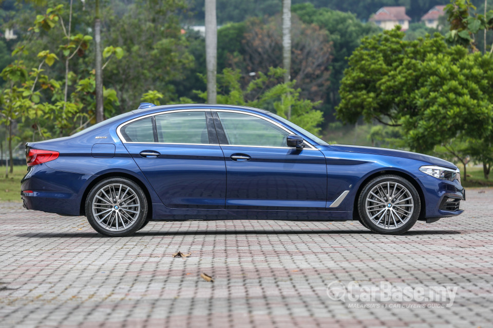 BMW 5 Series G30 (2017) Exterior