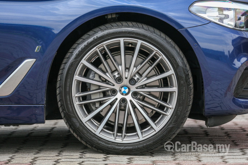 BMW 5 Series G30 (2017) Exterior