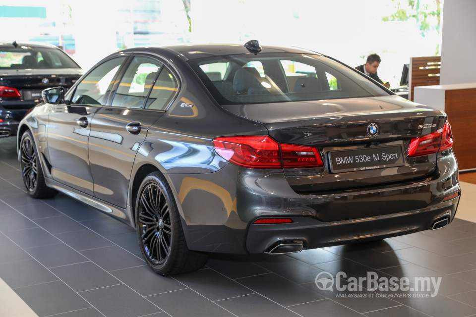 BMW 5 Series G30 (2017) Exterior
