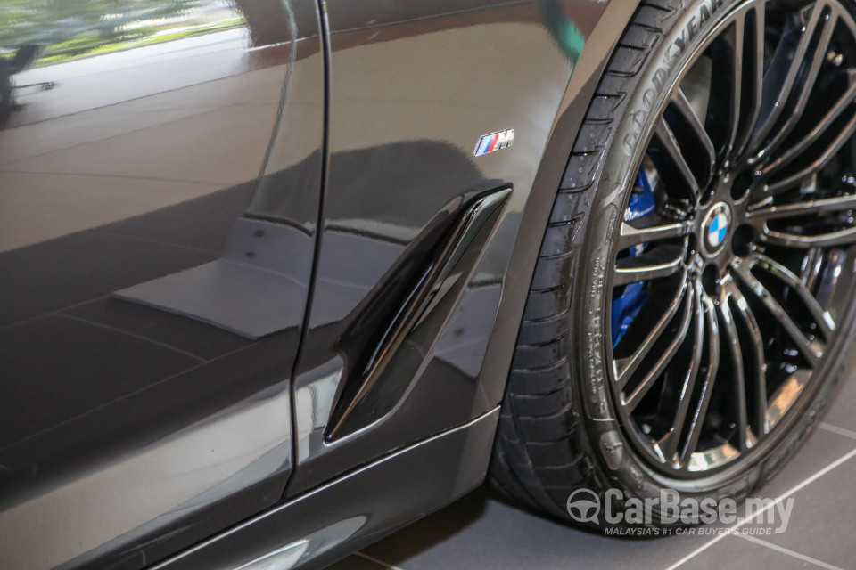 BMW 5 Series G30 (2017) Exterior