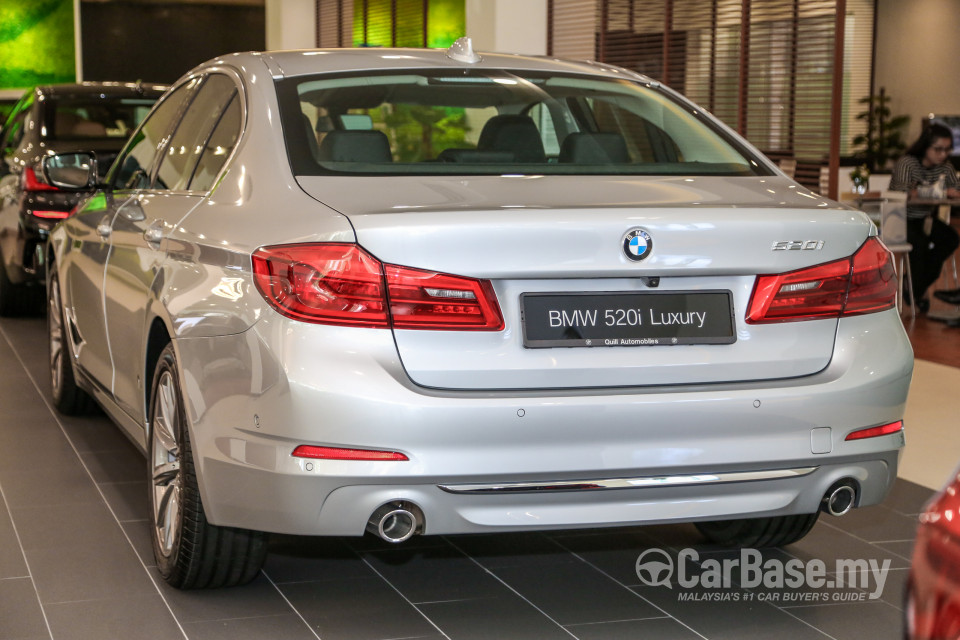 BMW 5 Series G30 (2017) Exterior