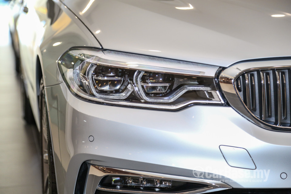 BMW 5 Series G30 (2017) Exterior