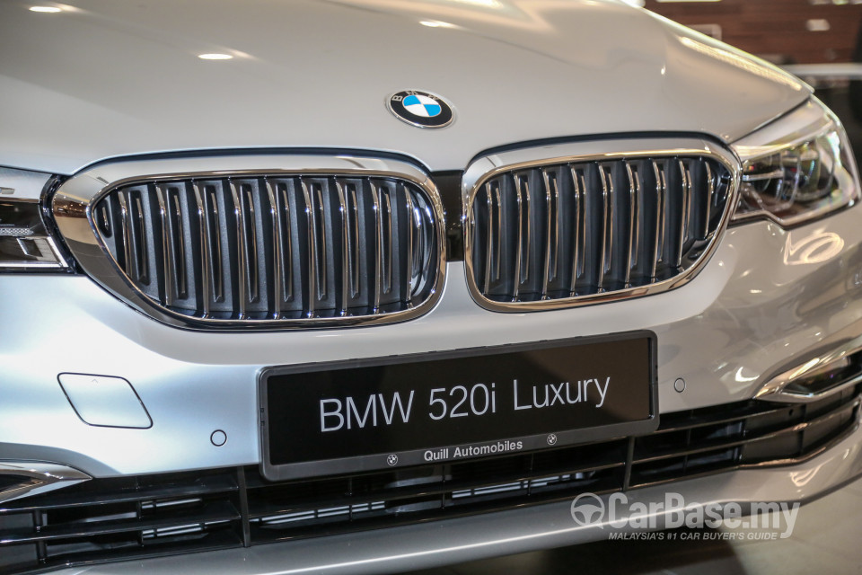 BMW 5 Series G30 (2017) Exterior