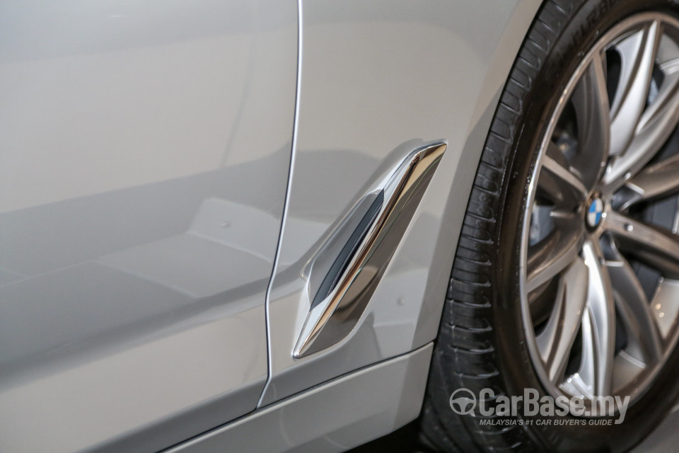 BMW 5 Series G30 (2017) Exterior