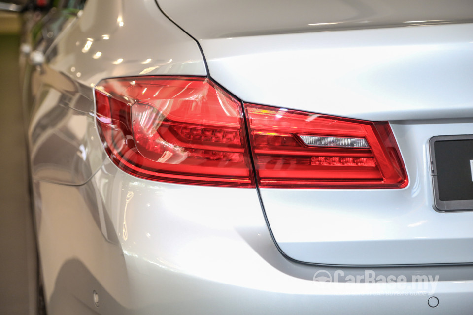 BMW 5 Series G30 (2017) Exterior