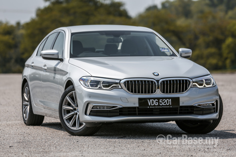 BMW 5 Series G30 (2017) Exterior