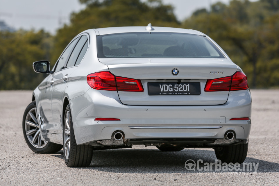 BMW 5 Series G30 (2017) Exterior