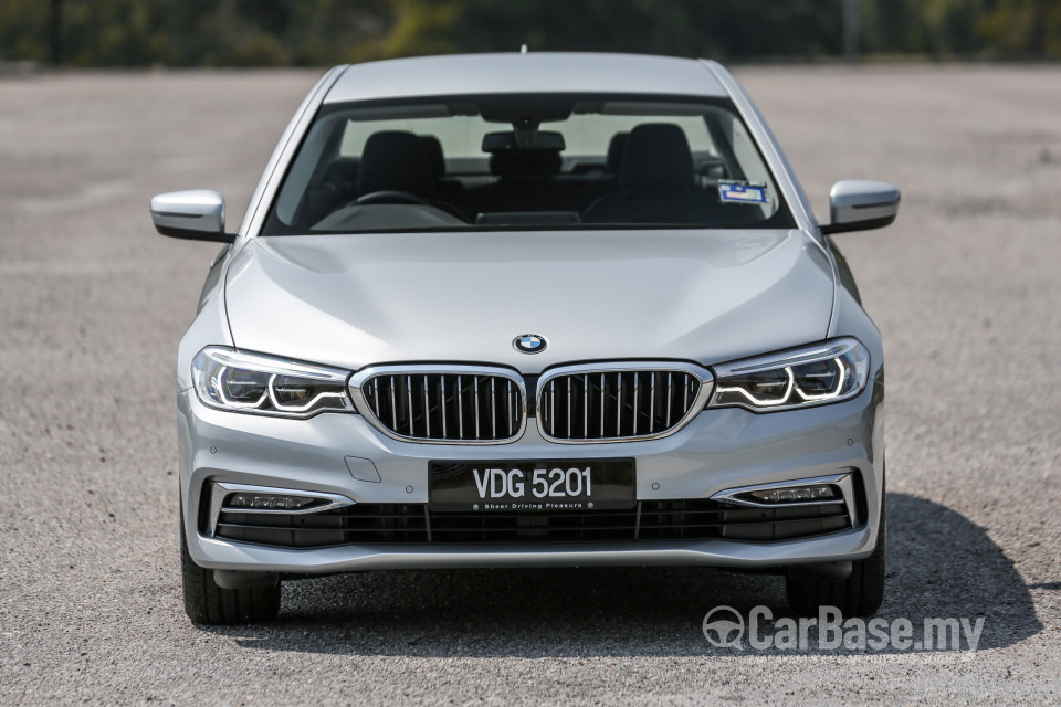 BMW 5 Series G30 (2017) Exterior